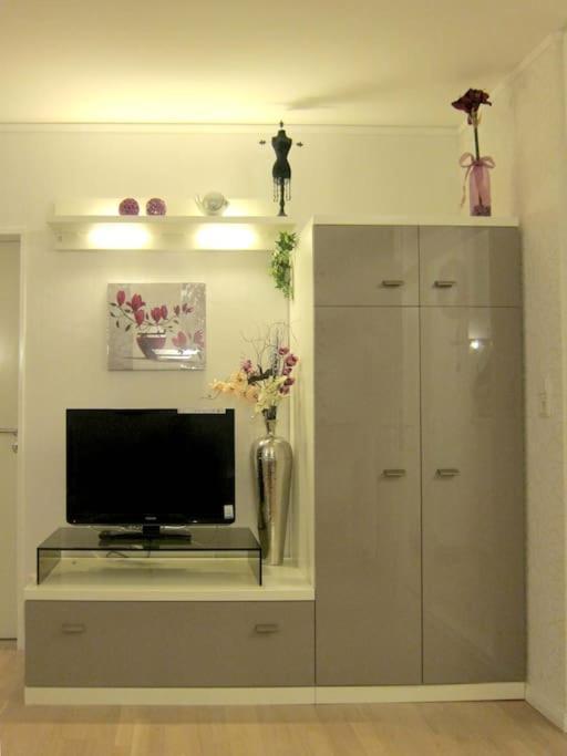 Modernes 1 Zimmer Luxusappartement Kleiner Roland Mit Parkplatz Und Balkon In Bremen Naehe Zentrum Dış mekan fotoğraf